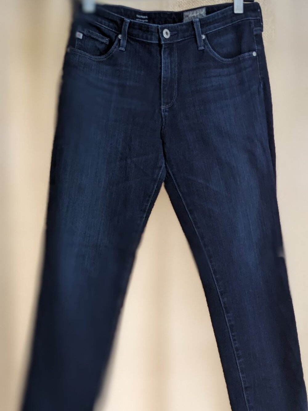AG Dark Wash Contour 360 Prima mid-rise Cigarette Lightly Distressed Jeans Sz 28